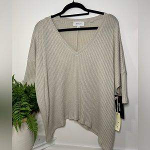 Korye beige tan shirt ribbed